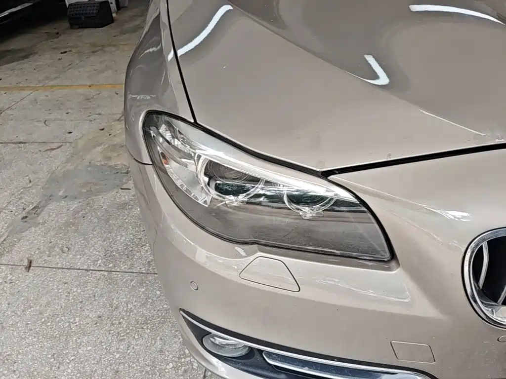BMW 5 Series — миниатюра 11