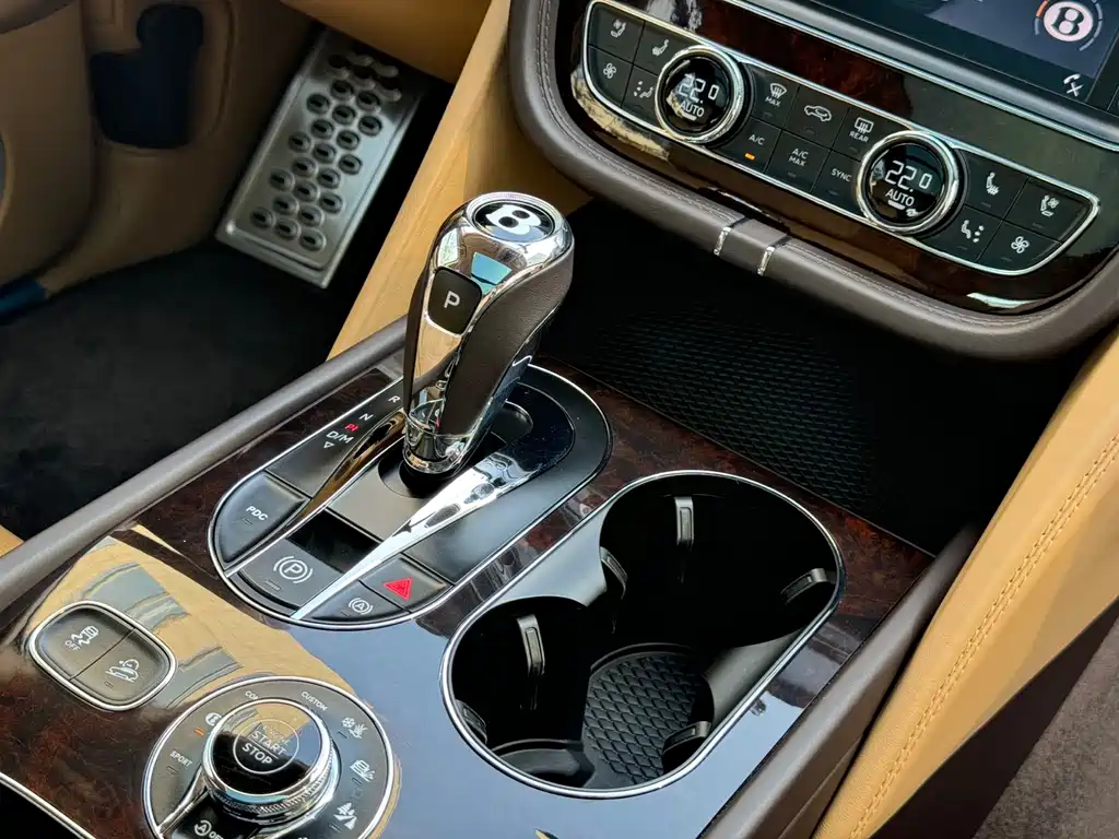 Bentley Bentayga — миниатюра 14