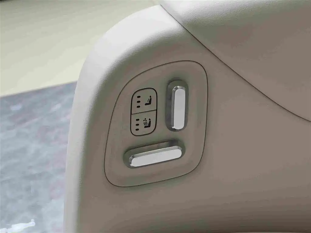 Li Auto Li MEGA — миниатюра 19