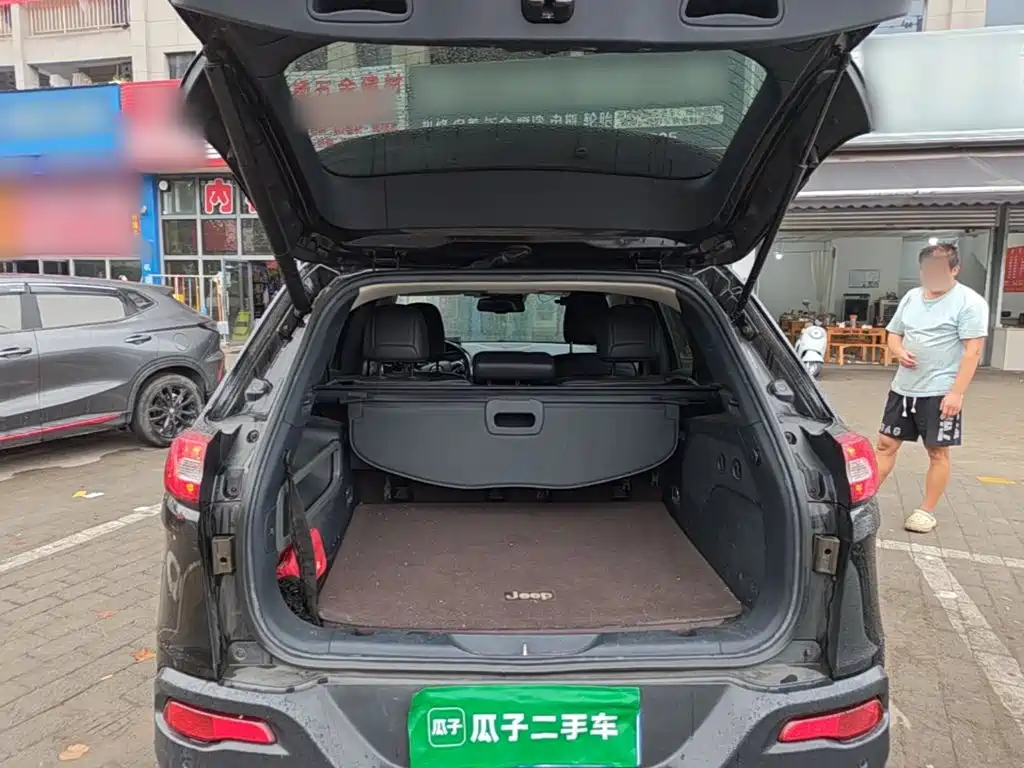 Jeep Cherokee — миниатюра 19
