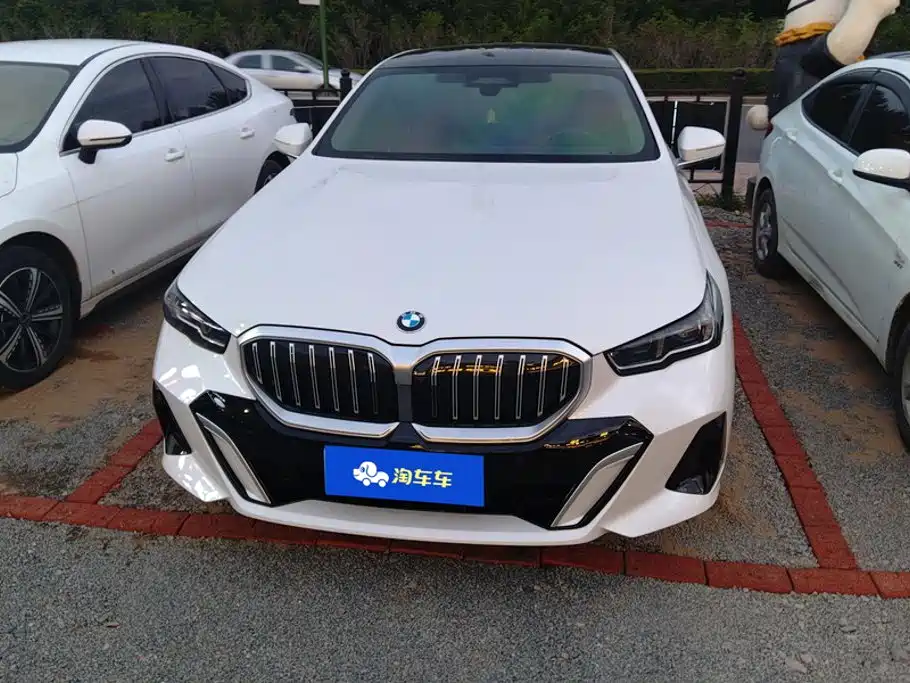 BMW 5 Series — миниатюра 2
