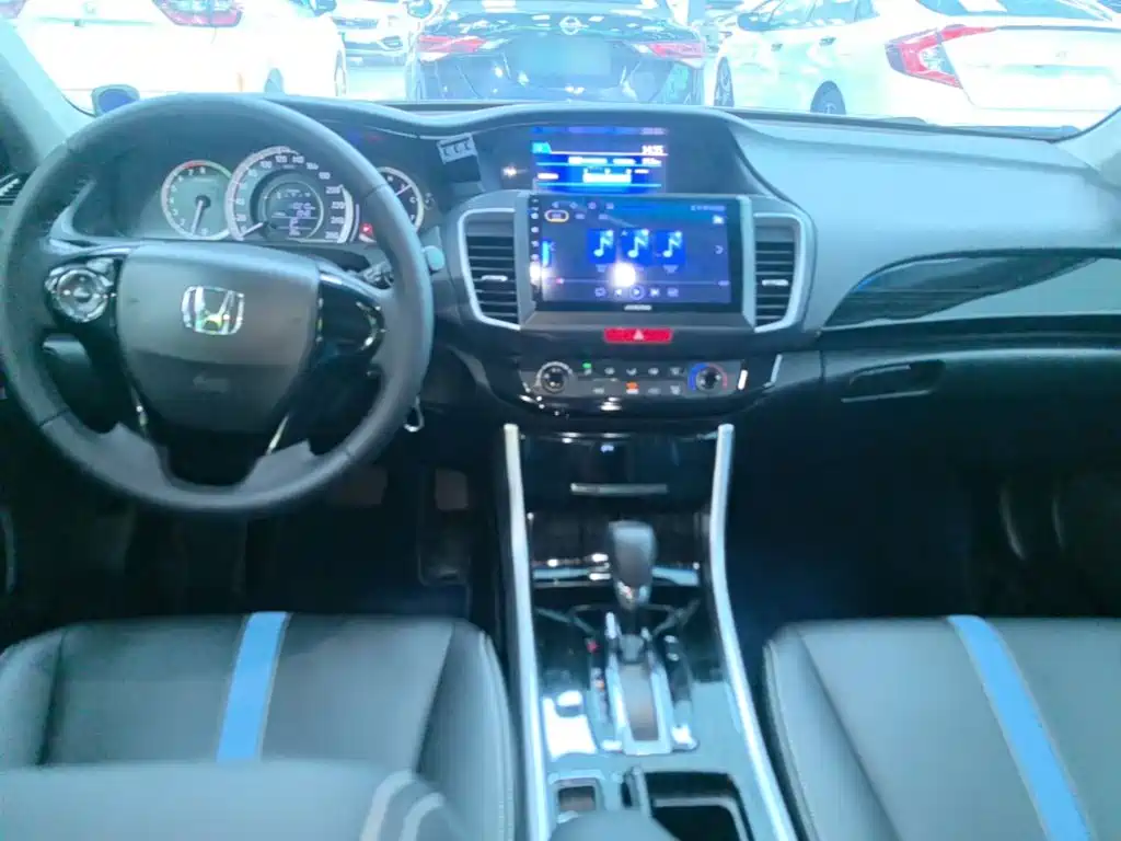 Honda Accord — миниатюра 10