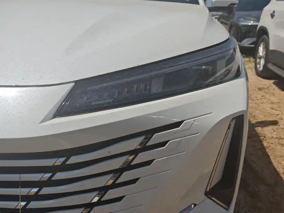 Changan Eado — миниатюра 5