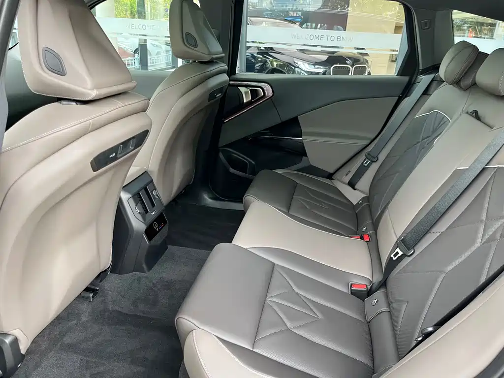 BMW X3 — миниатюра 9