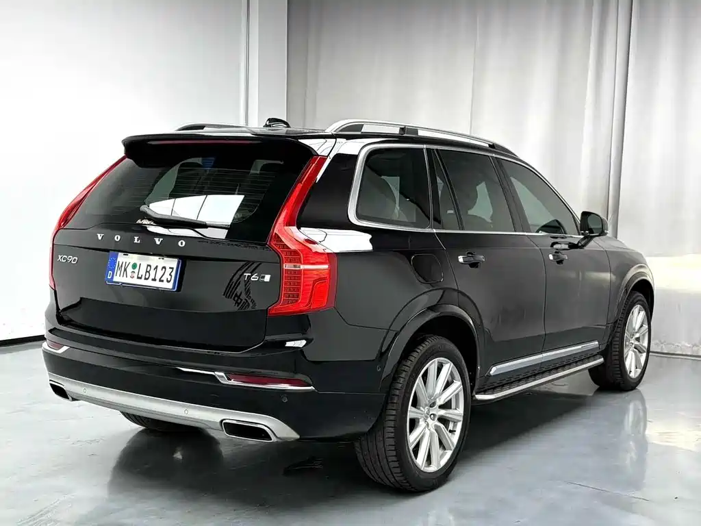 Volvo XC90 2015 T6 7 мест