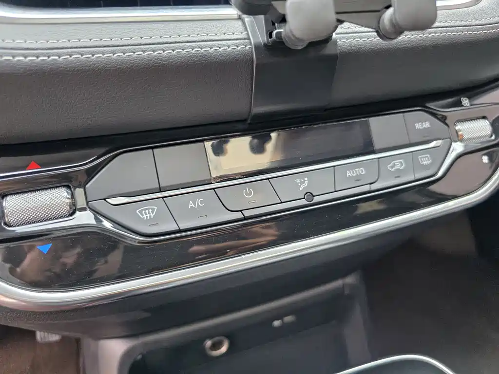 MAXUS G20 — миниатюра 20