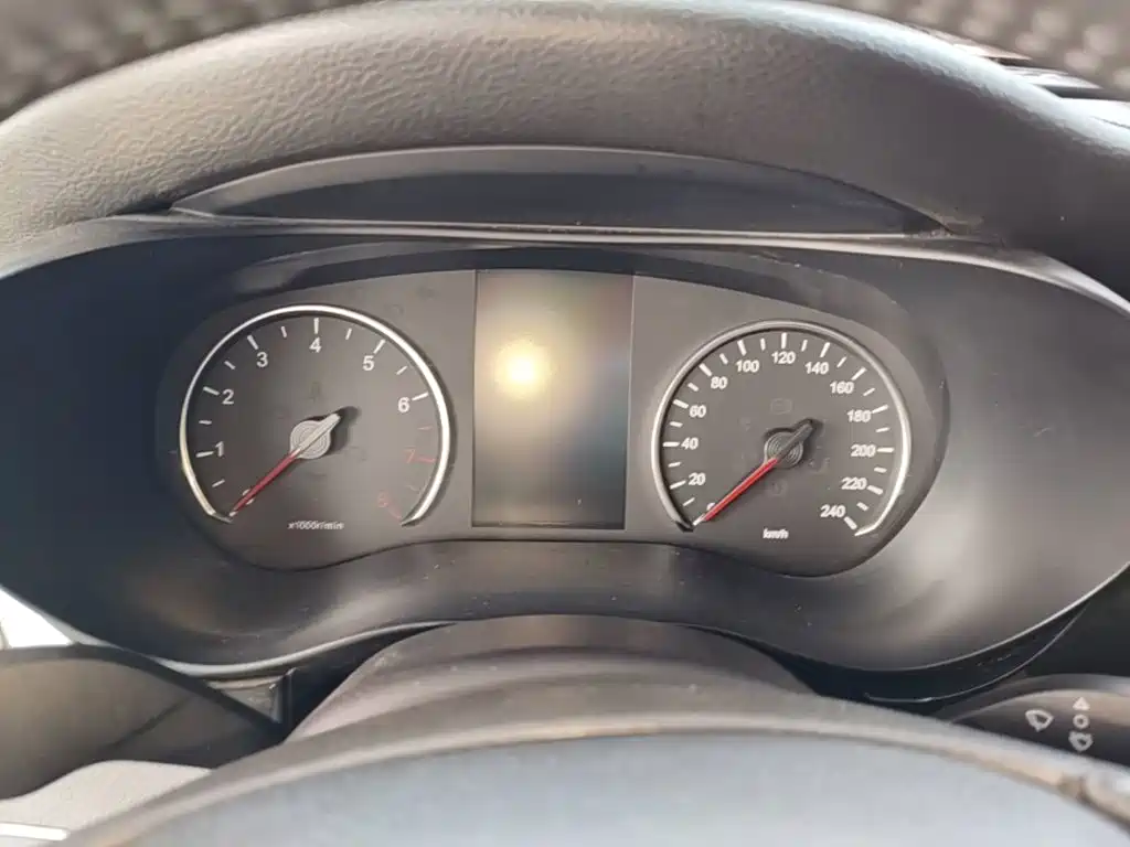 BYD MAX — миниатюра 17