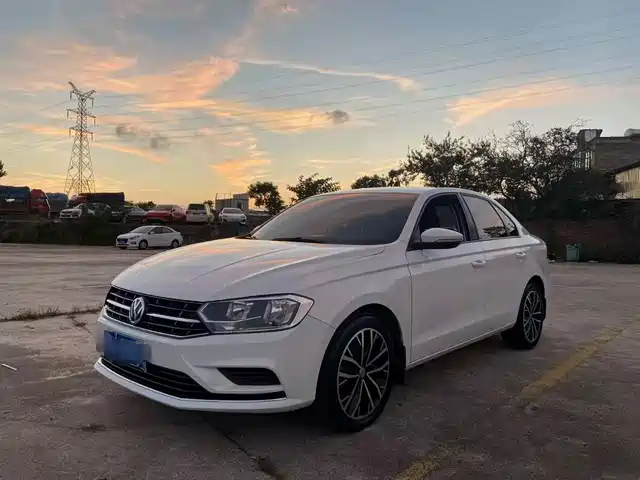 VOLKSWAGEN BORA 2020