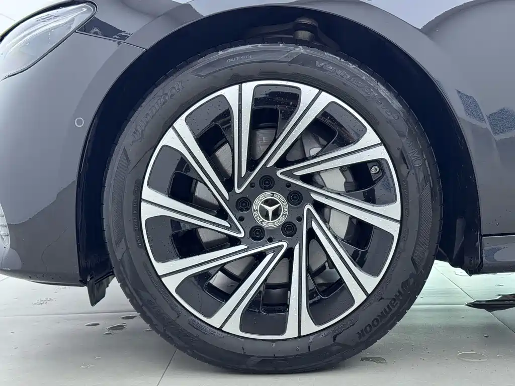 Mercedes-Benz E-Class — миниатюра 18