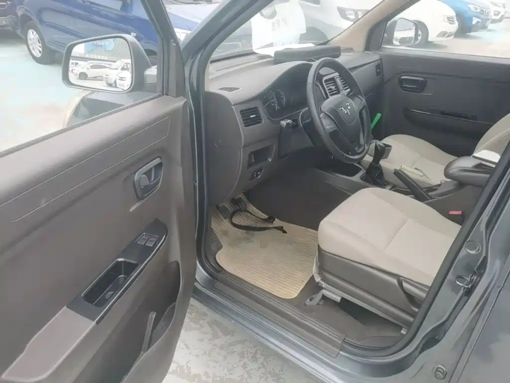 Wuling Rongguang V — миниатюра 16