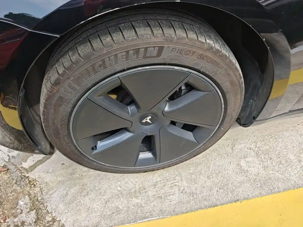 Tesla Model 3 — миниатюра 23