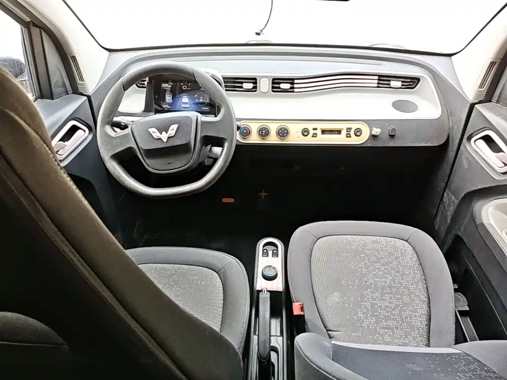 Wuling MINIEV — миниатюра 10