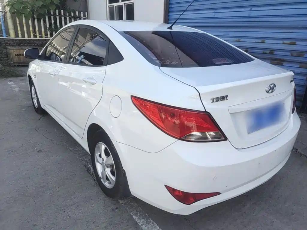 Hyundai Verna — миниатюра 5