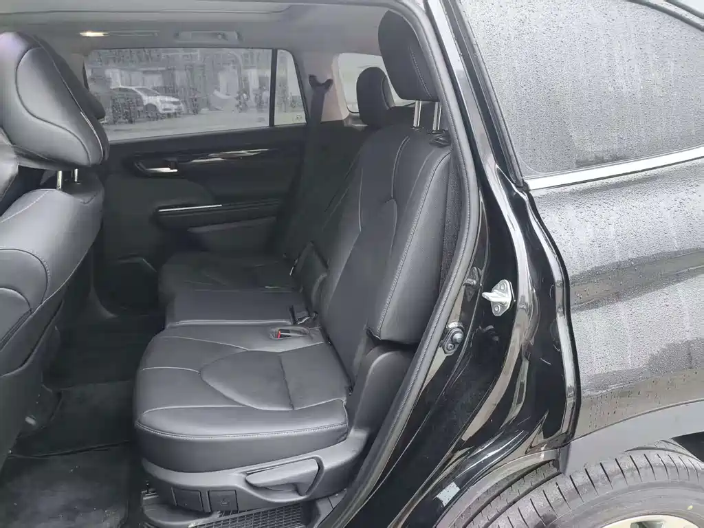 Toyota Highlander — миниатюра 10
