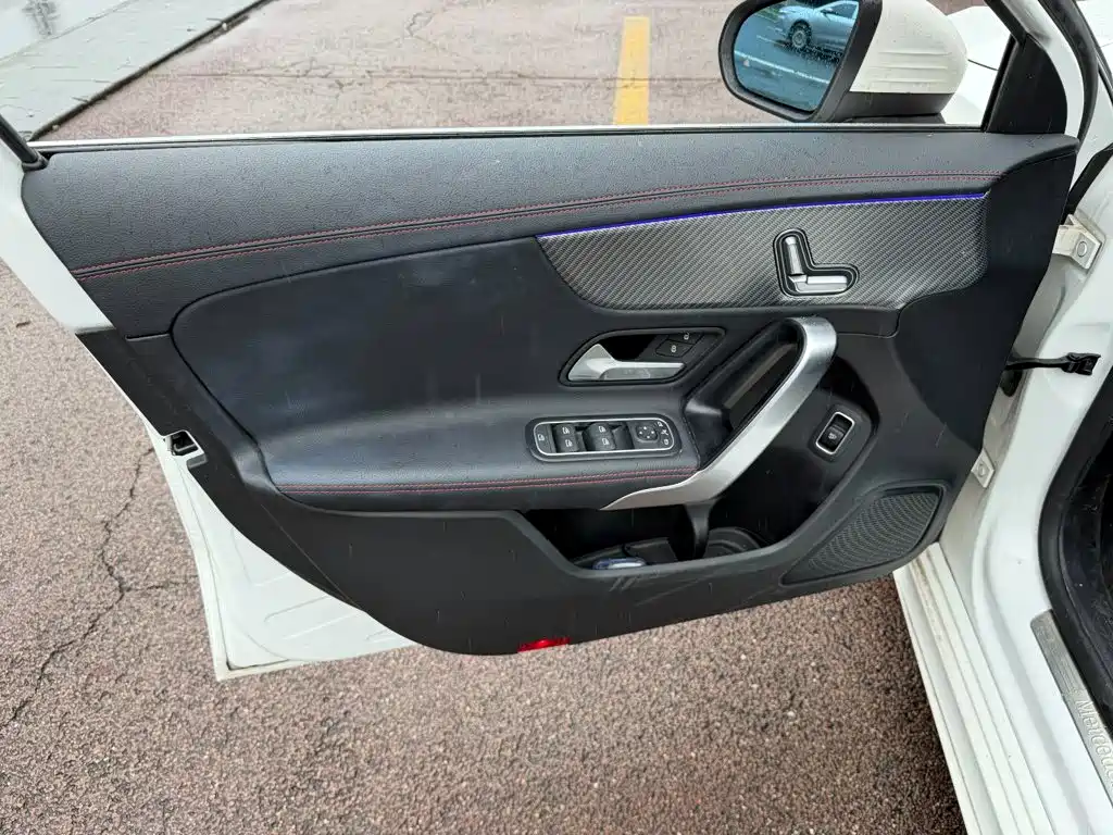 Mercedes-Benz A-Class — миниатюра 6