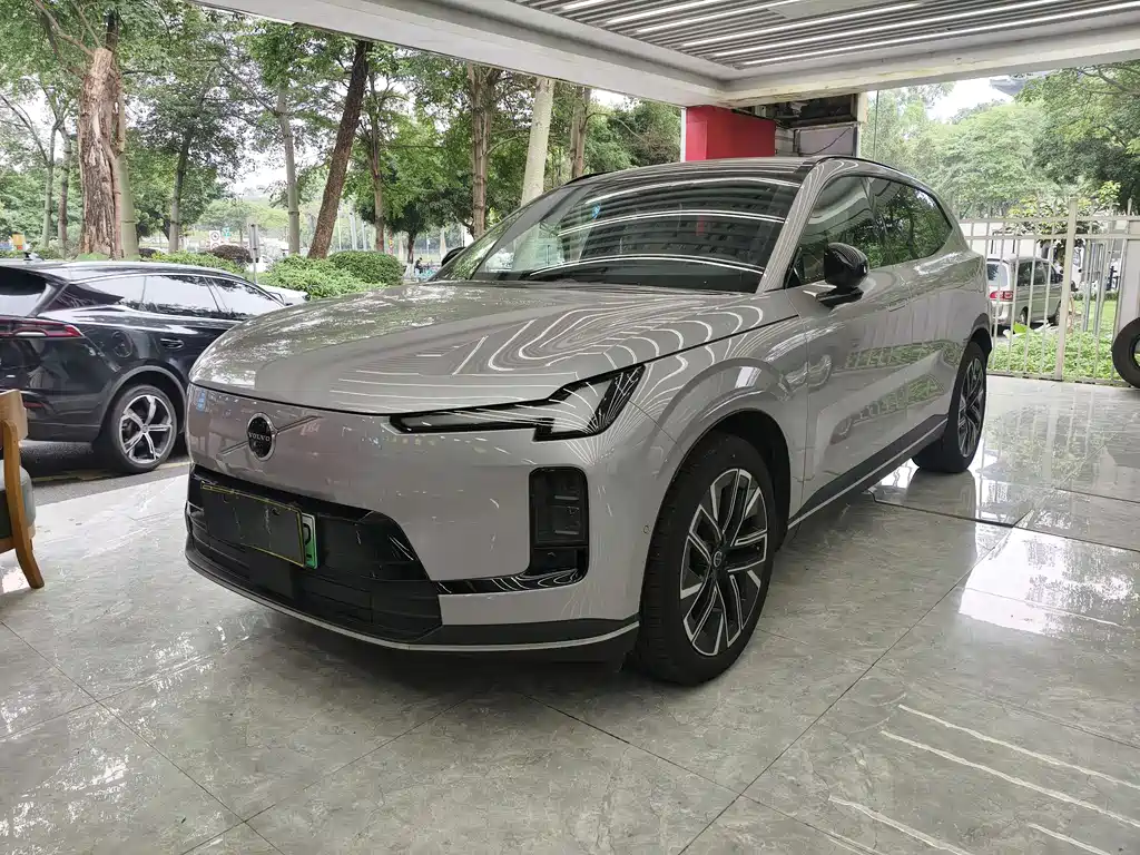 Volvo 沃尔沃XC70插电式混动 2025