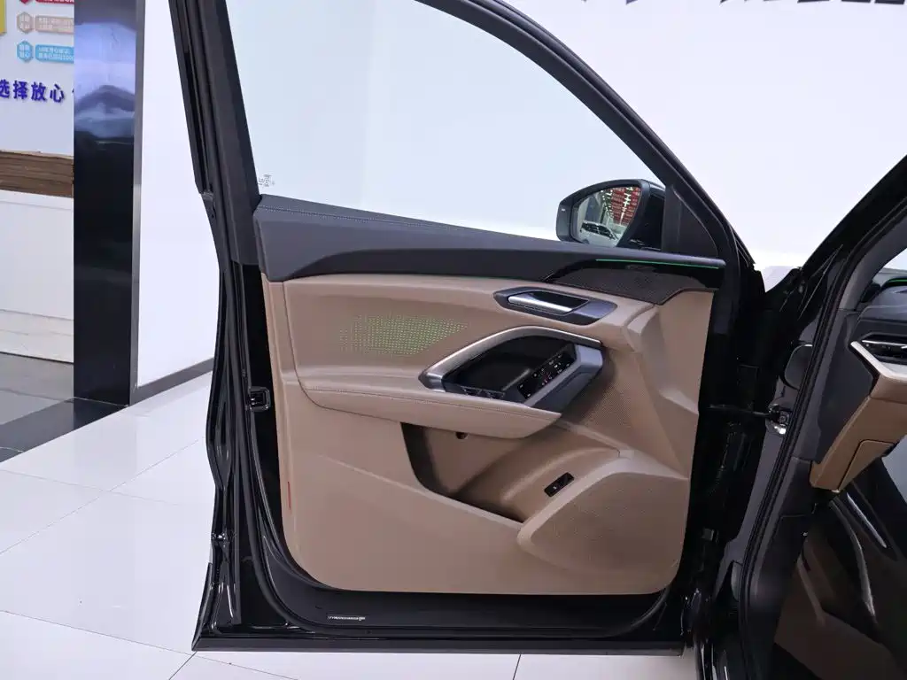 Audi Q5L — миниатюра 18