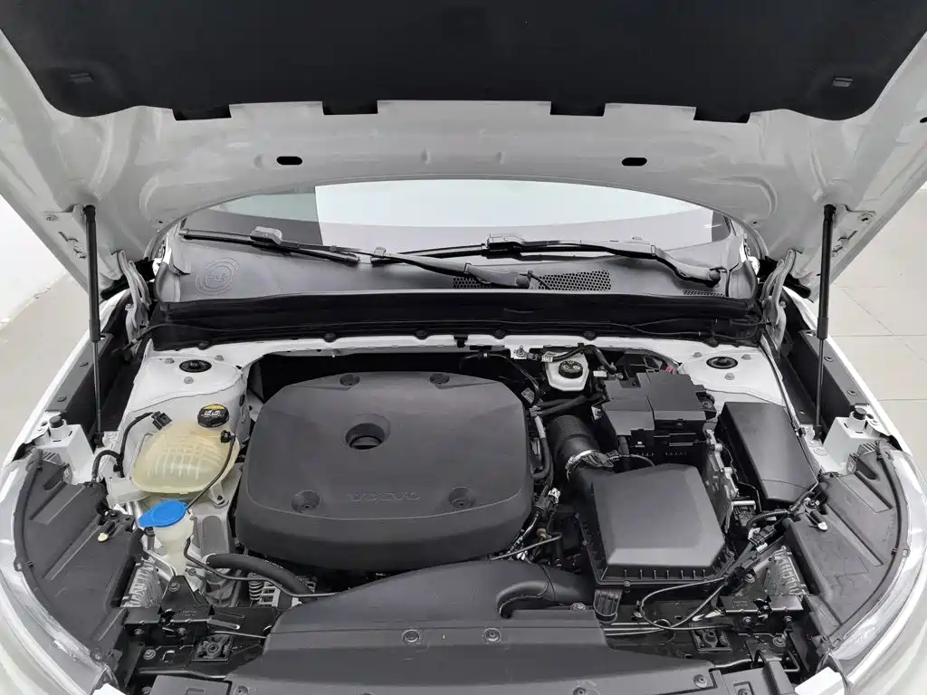 Volvo XC40 — миниатюра 6