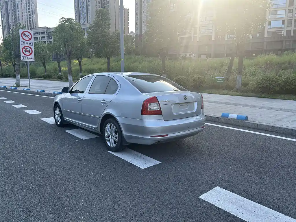 Skoda Octavia — миниатюра 4