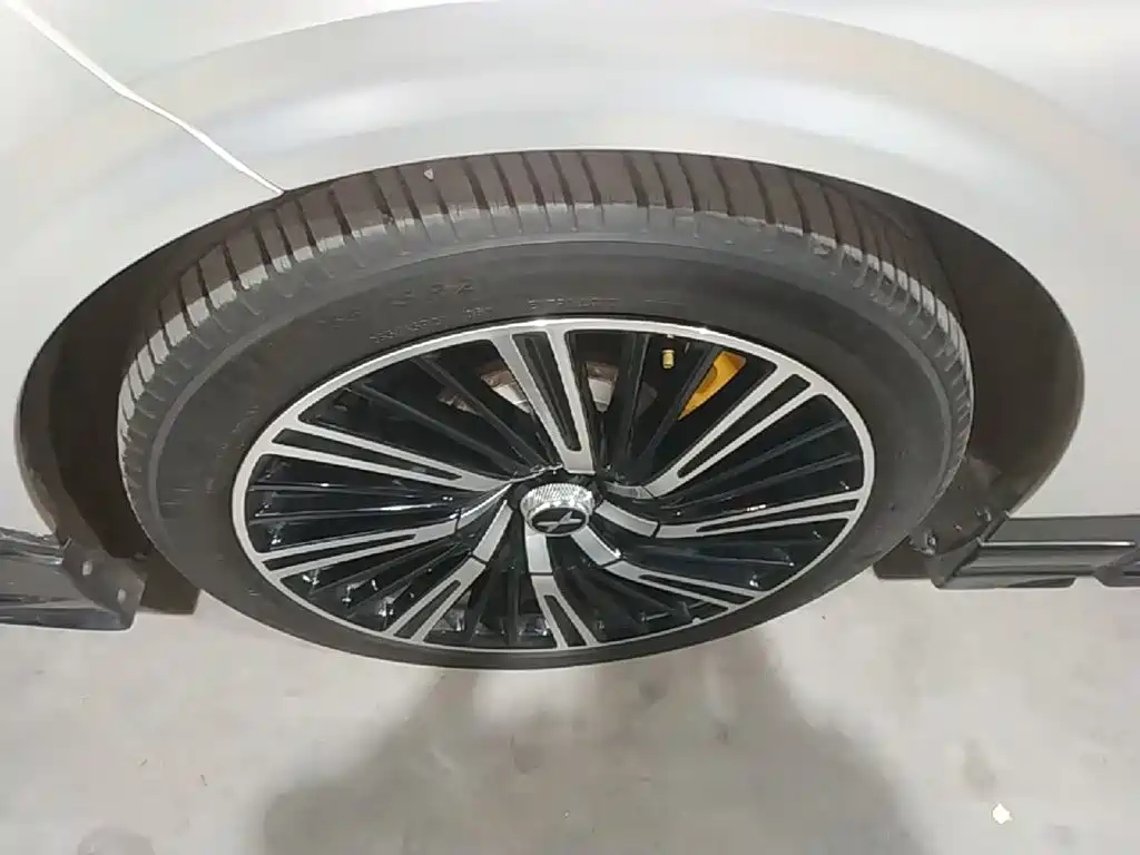XPeng G9 — миниатюра 23