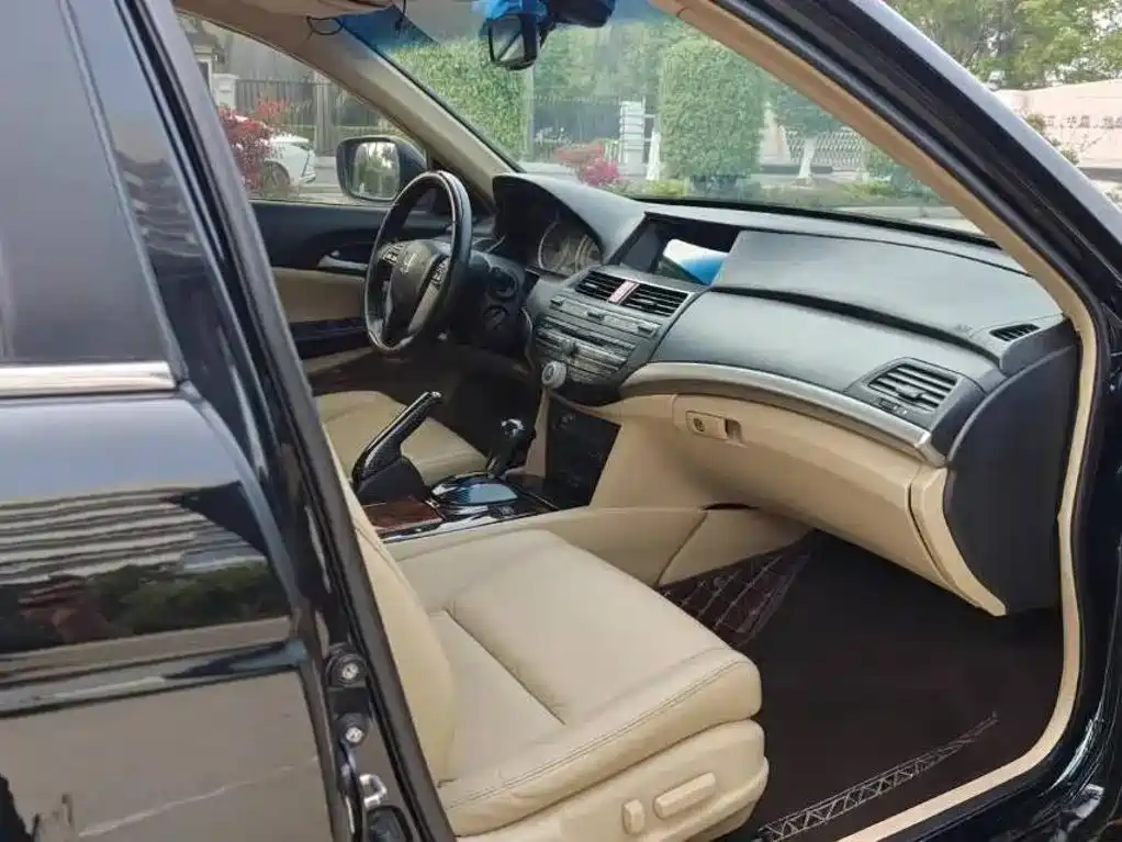Honda Accord — миниатюра 6