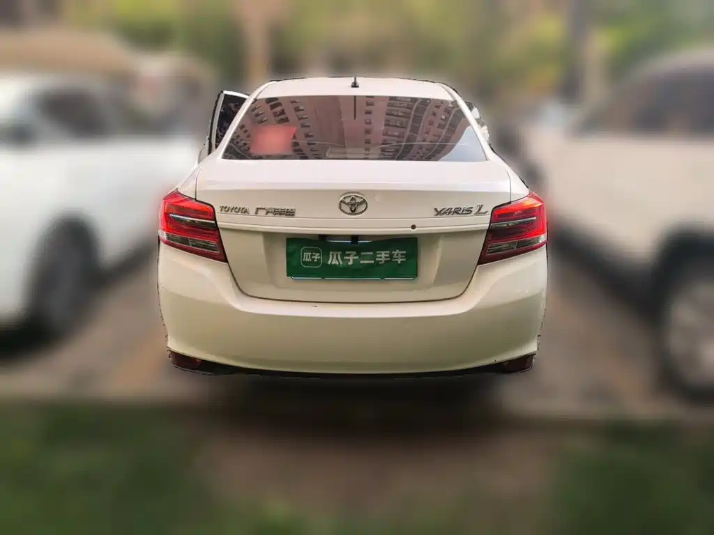 Toyota Yaris L — миниатюра 3