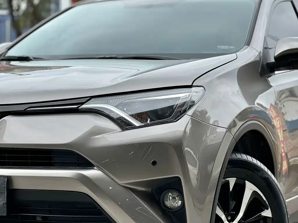 Toyota RAV4 — миниатюра 2