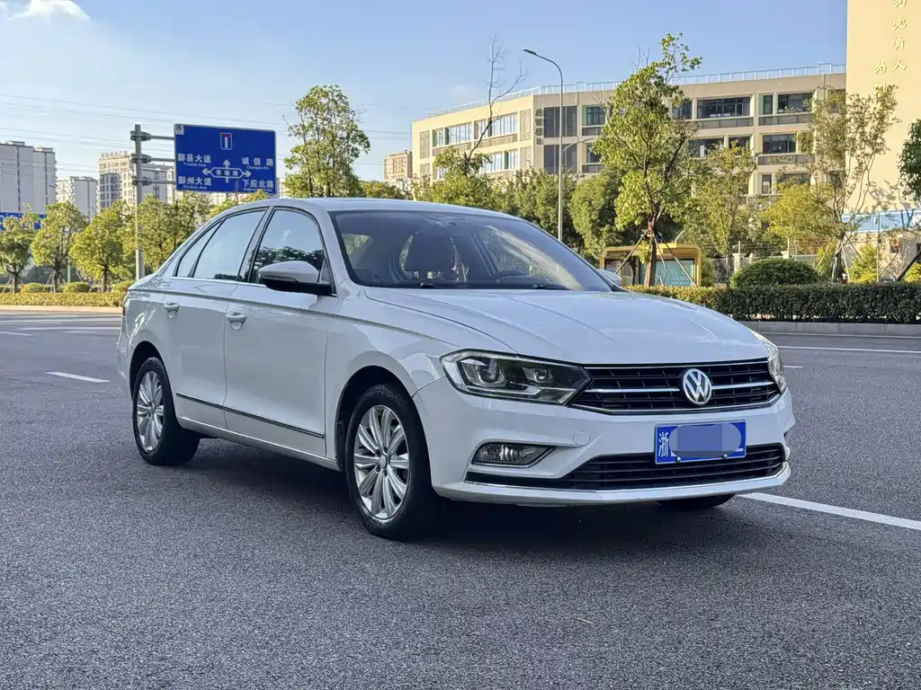 Volkswagen Bora — миниатюра 3