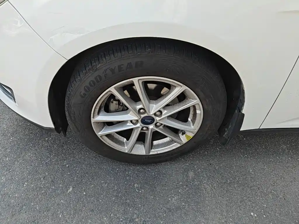 Ford Focus — миниатюра 23