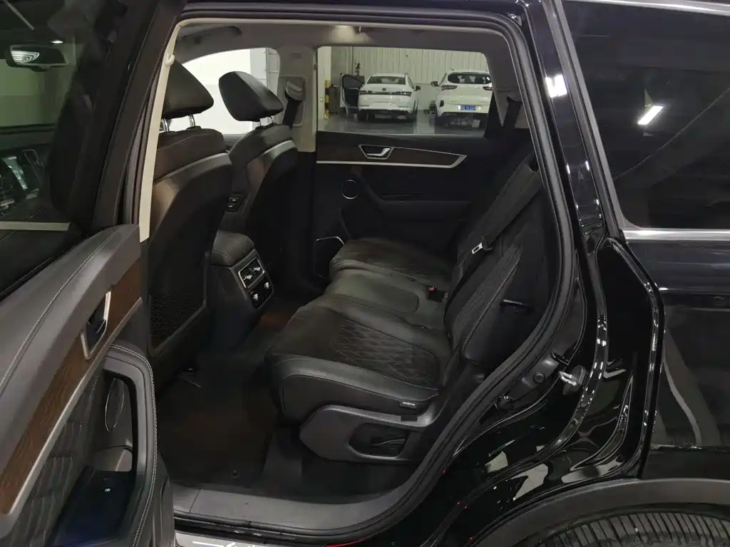 Hongqi Hongqi HS7 — миниатюра 15