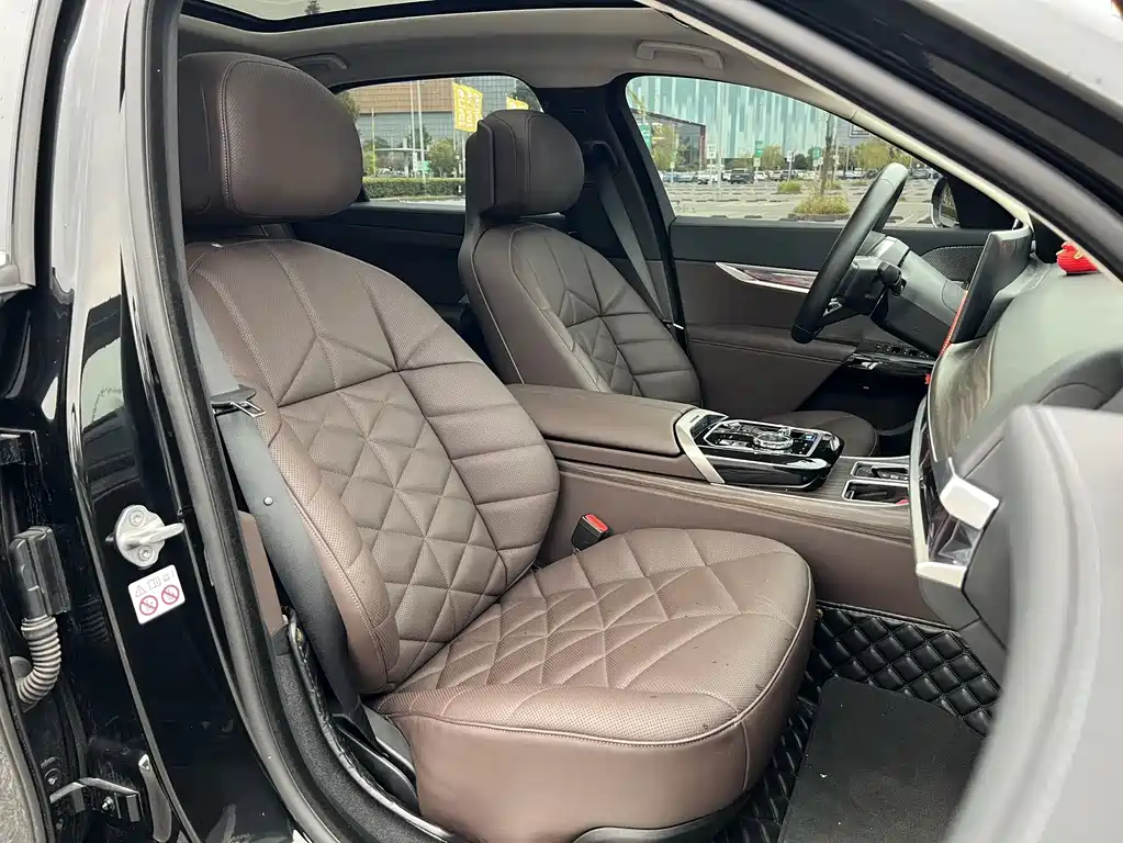 BMW i7 — миниатюра 10