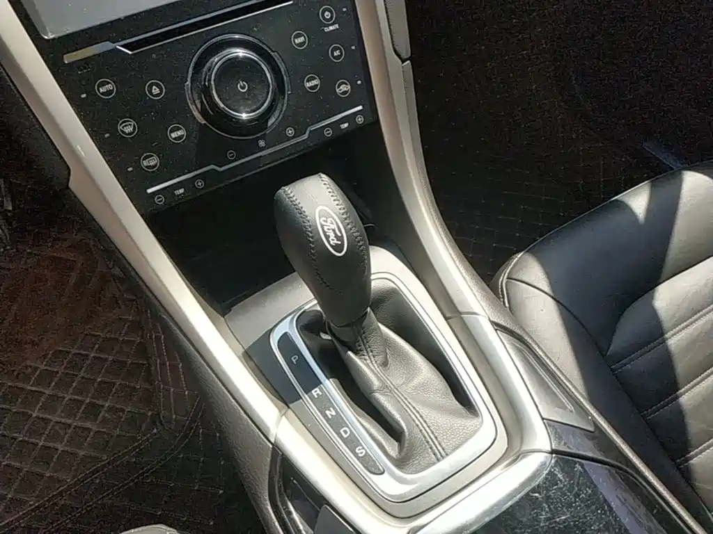 Ford Mondeo — миниатюра 14