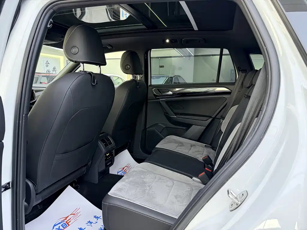 Volkswagen Tayron 380TSI 4WD R-Line Connected Edition, фото 7