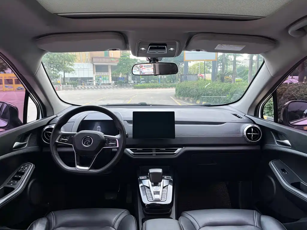 BYD Yuan EV — миниатюра 11