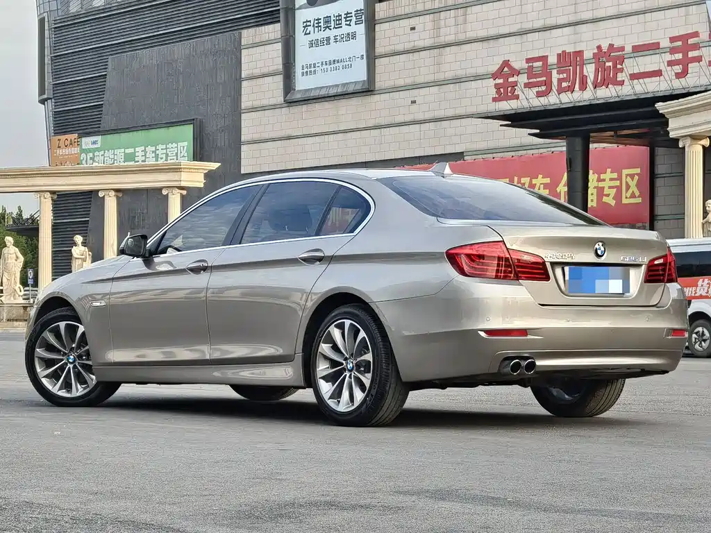 BMW 5 Series — миниатюра 4
