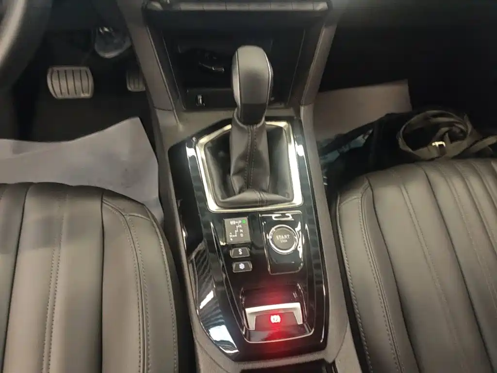 Peugeot 408 — миниатюра 14