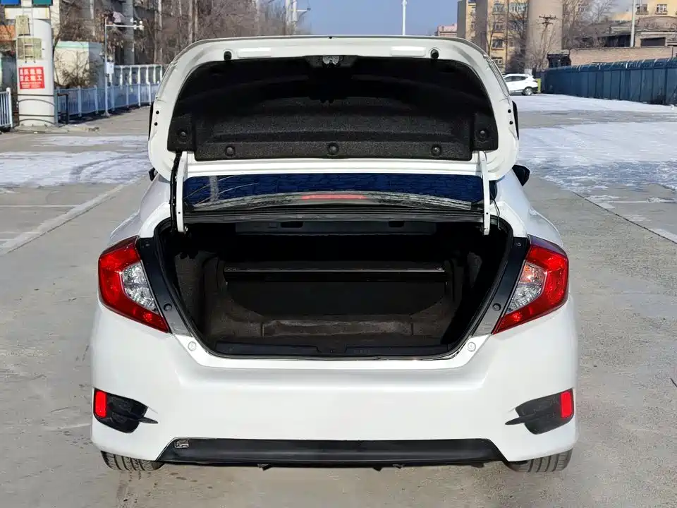 Honda Civic — миниатюра 16