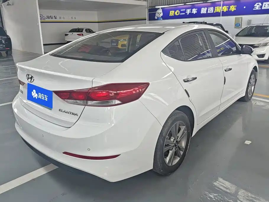 Hyundai Elantra — миниатюра 3