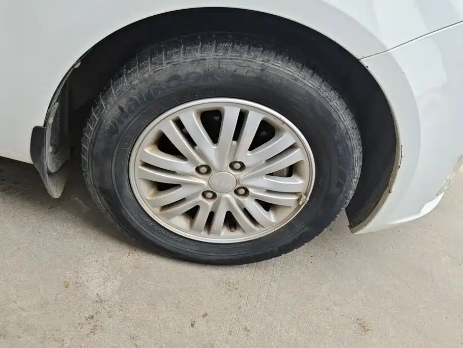 Kia K2 — миниатюра 6
