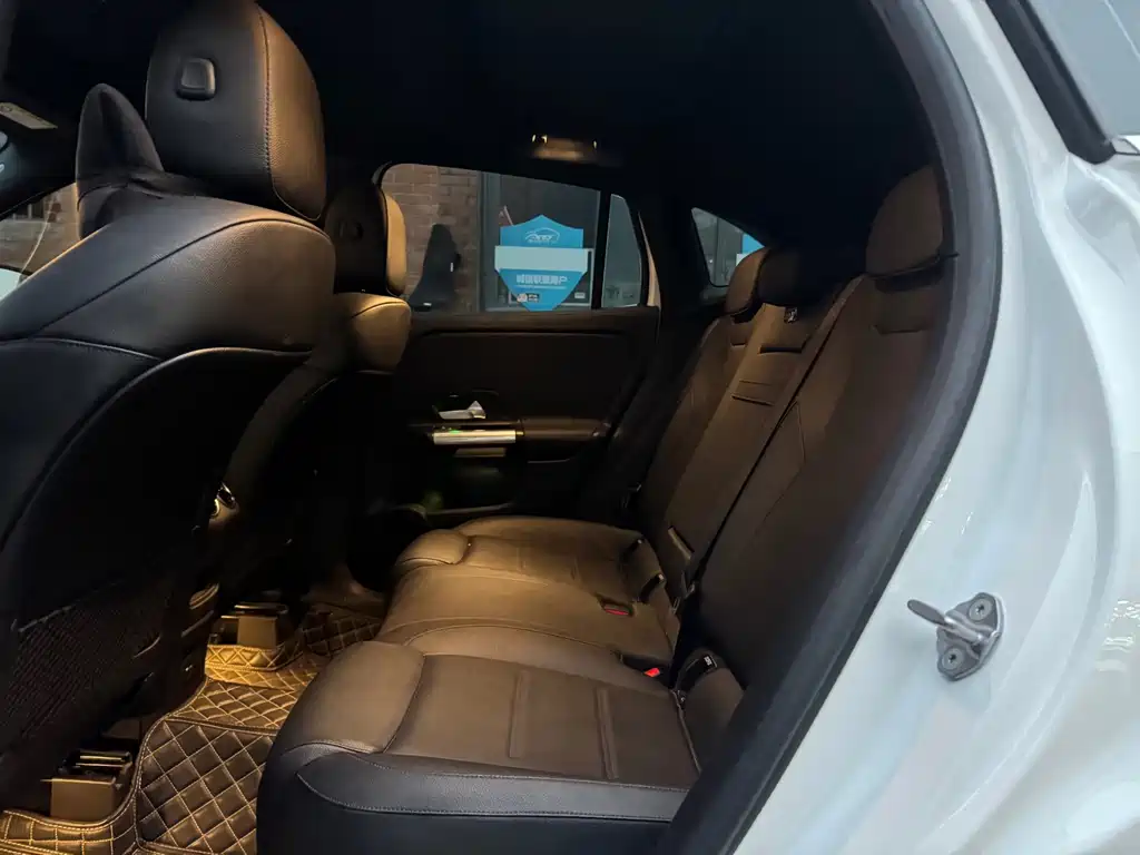 Mercedes-Benz GLA — миниатюра 5