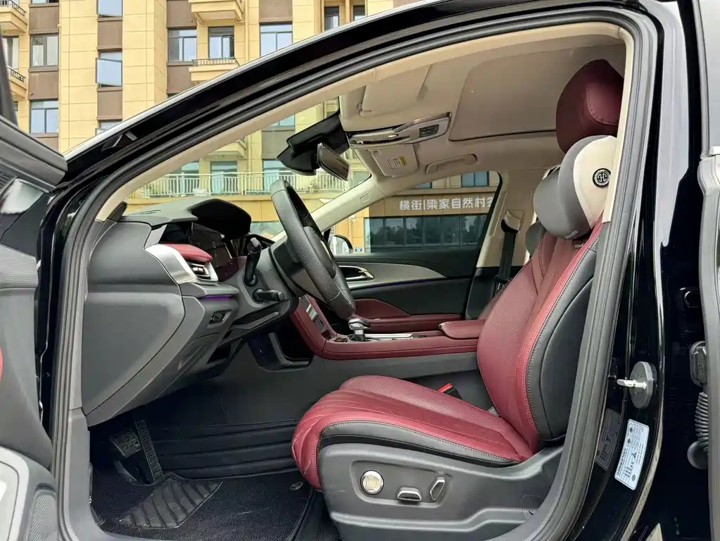 Hongqi Hongqi H5 — миниатюра 3