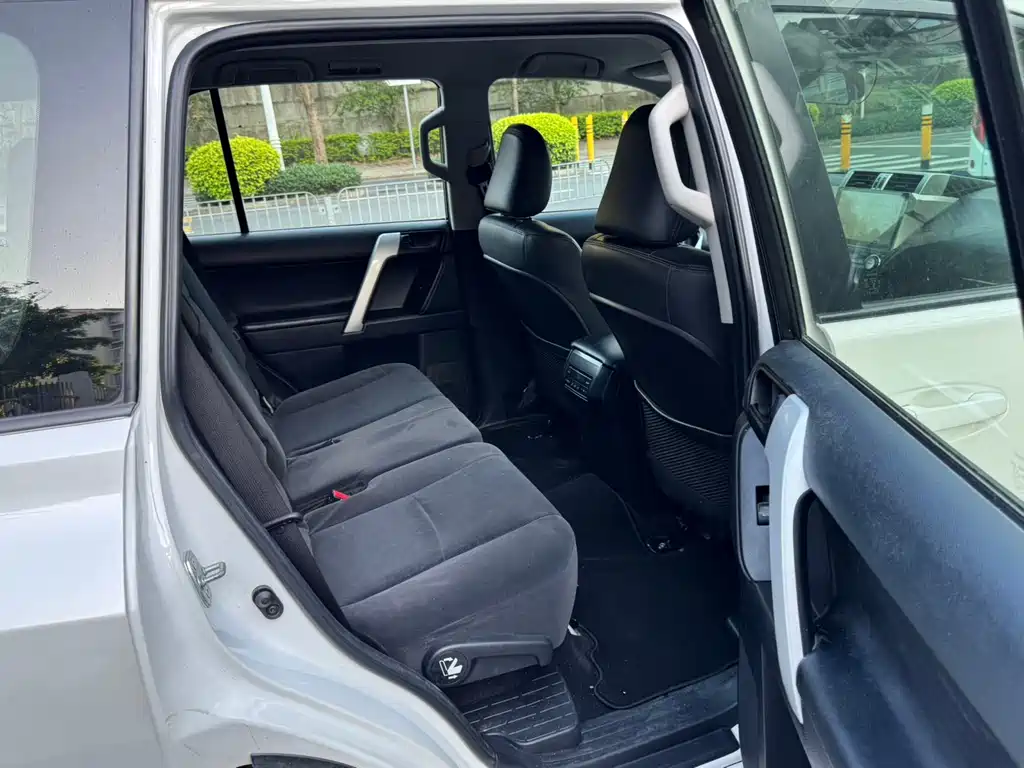 Toyota Land Cruiser Prado 2018 2.7L