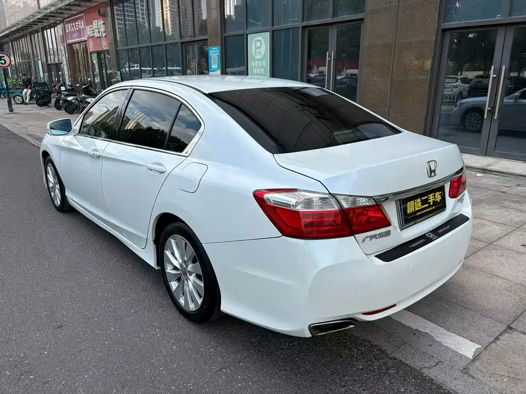Honda Accord — миниатюра 8