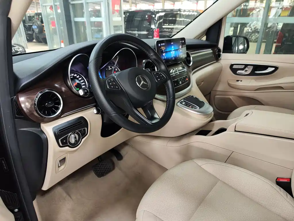 MERCEDES-BENZ V CLASS