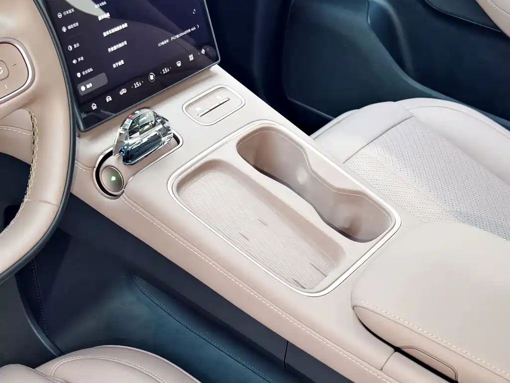 NIO EC6 — миниатюра 11