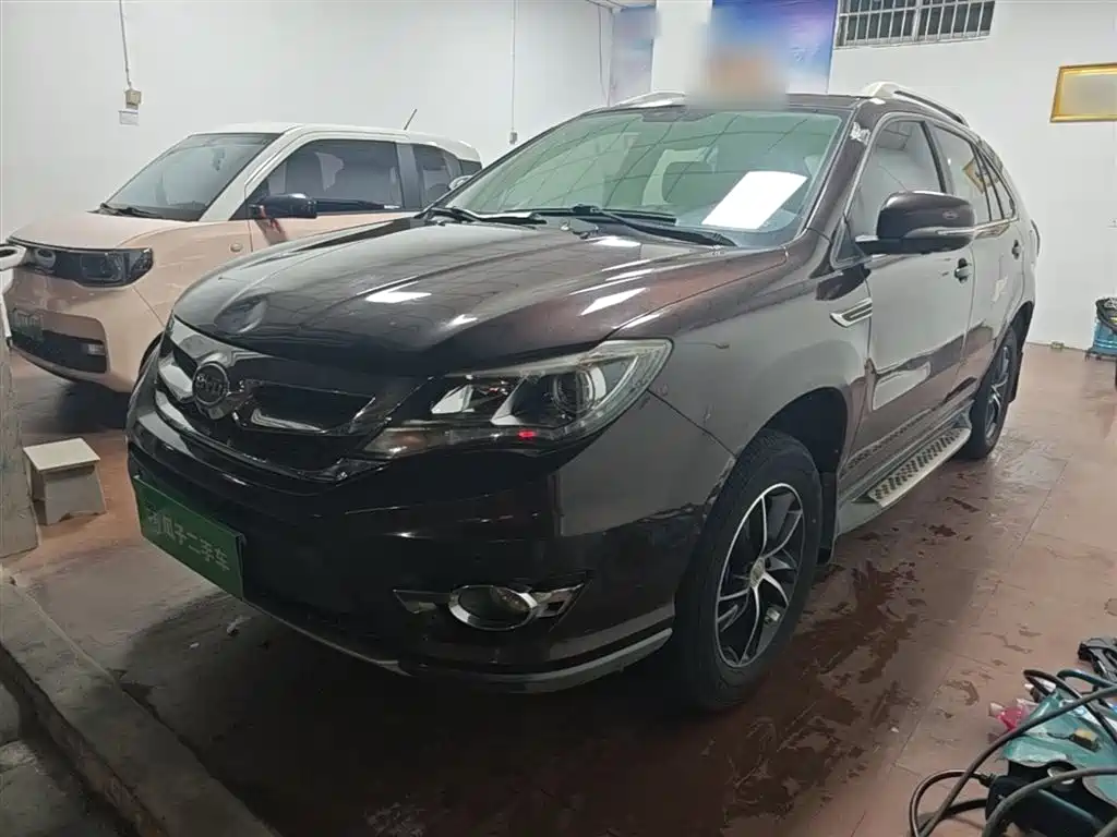 Купить BYD S7