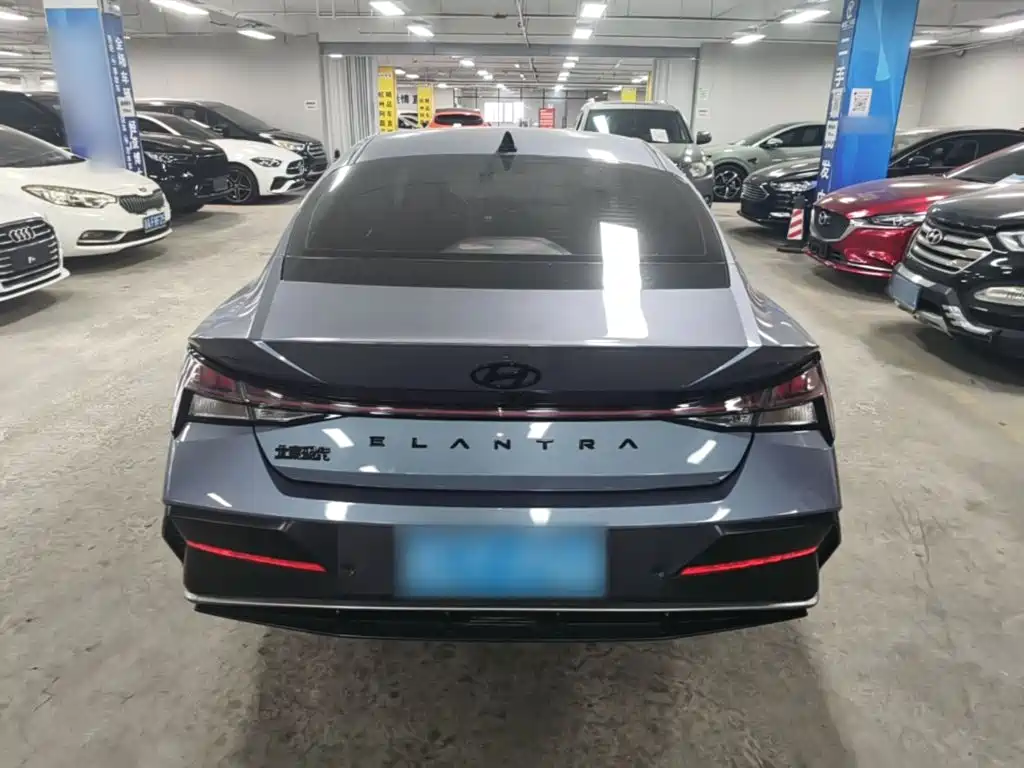 Hyundai Elantra — миниатюра 6