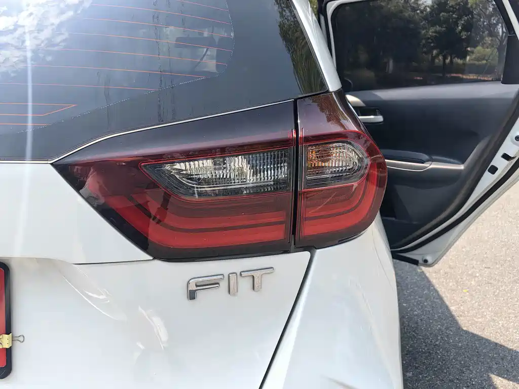 Honda Fit — миниатюра 16