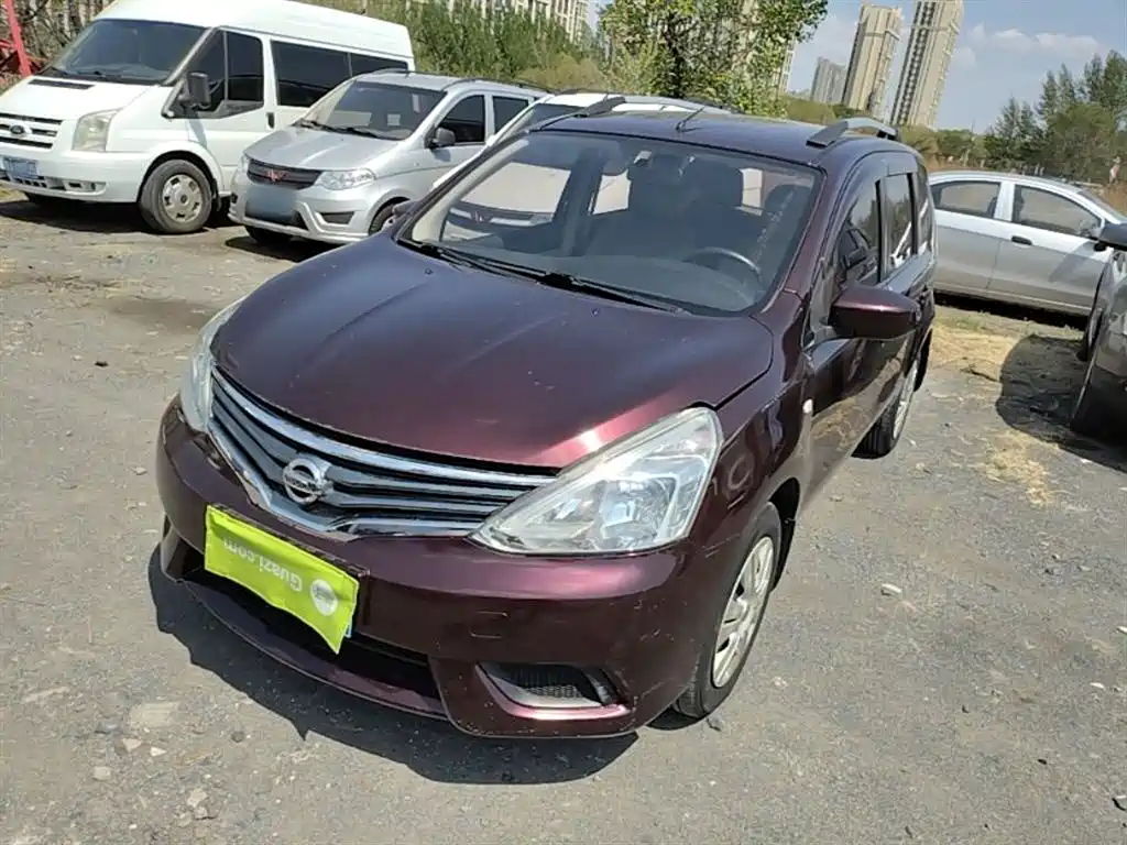 Nissan Livina 2015