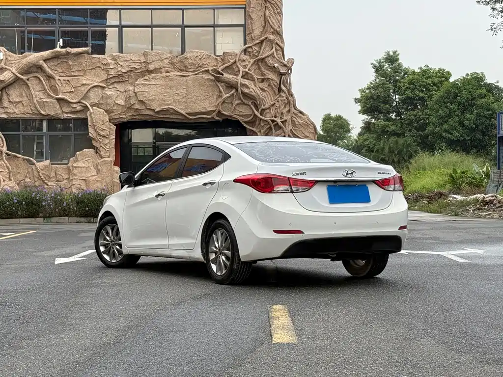Hyundai Elantra Langdong — миниатюра 5